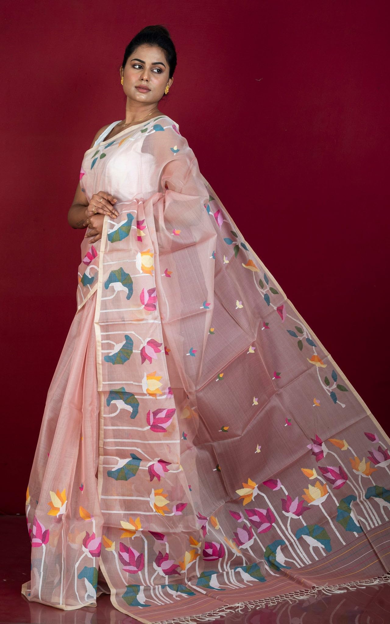 Bengal Looms Dhakai Jamdani Muslin Silk Saree with Blouse – Handwoven Floral Nakshi Design, Minakari Thread Work – Lightweight Traditional Ethnic Saree for Women (Apricot & Beige) - Image 5